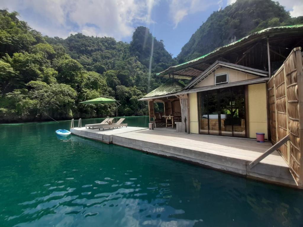 Paolyn Houseboats Coron Island, Coron - WebSite